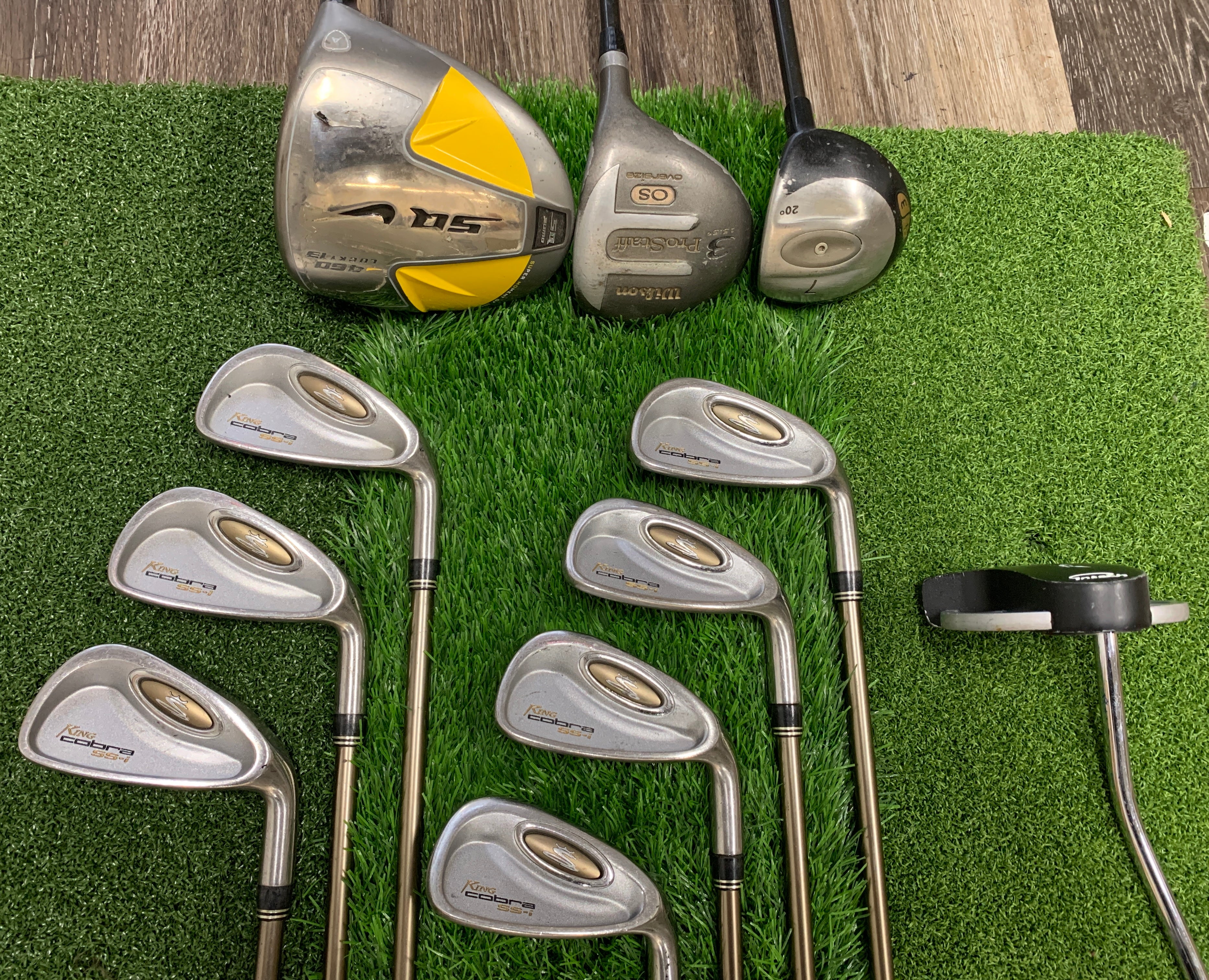 Newest Golf set by TRIUMph 6 pc set senior flex