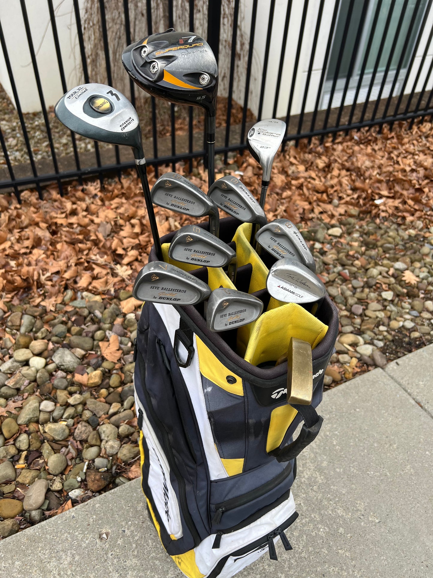 Golf Set - TaylorMade, Dunlop - Mixed Set + Bag