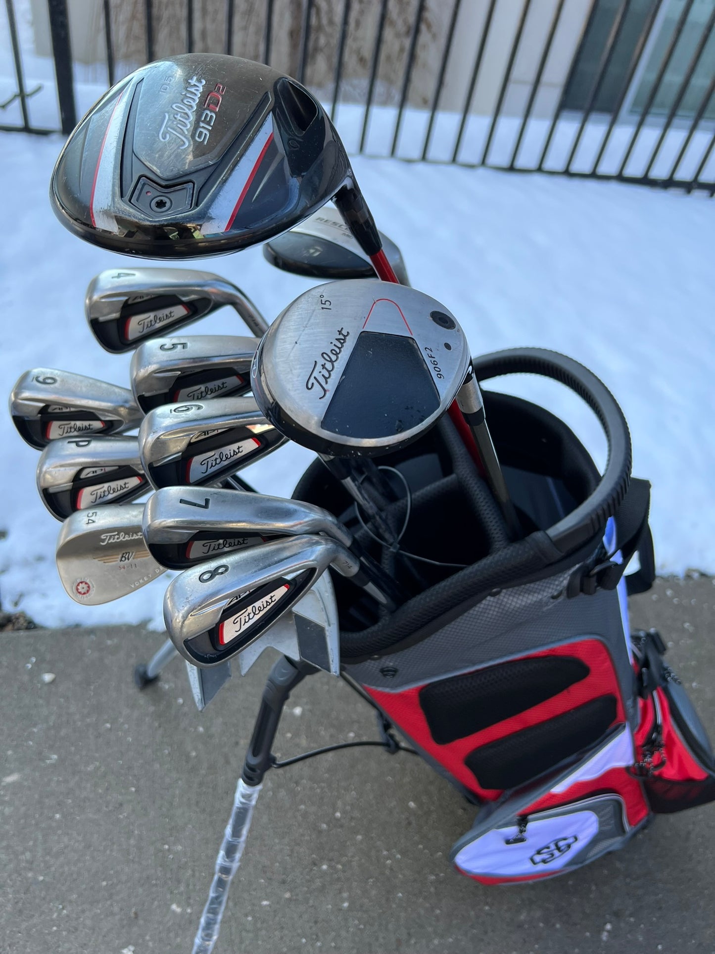 +1 1/2" Long - Titleist AP1 Golf Set + NEW BAG