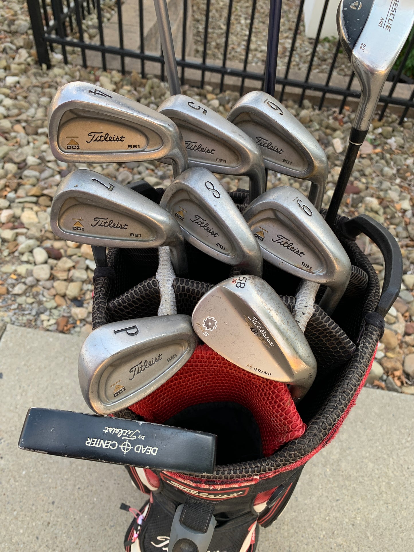 Titleist Golf Set + Bag