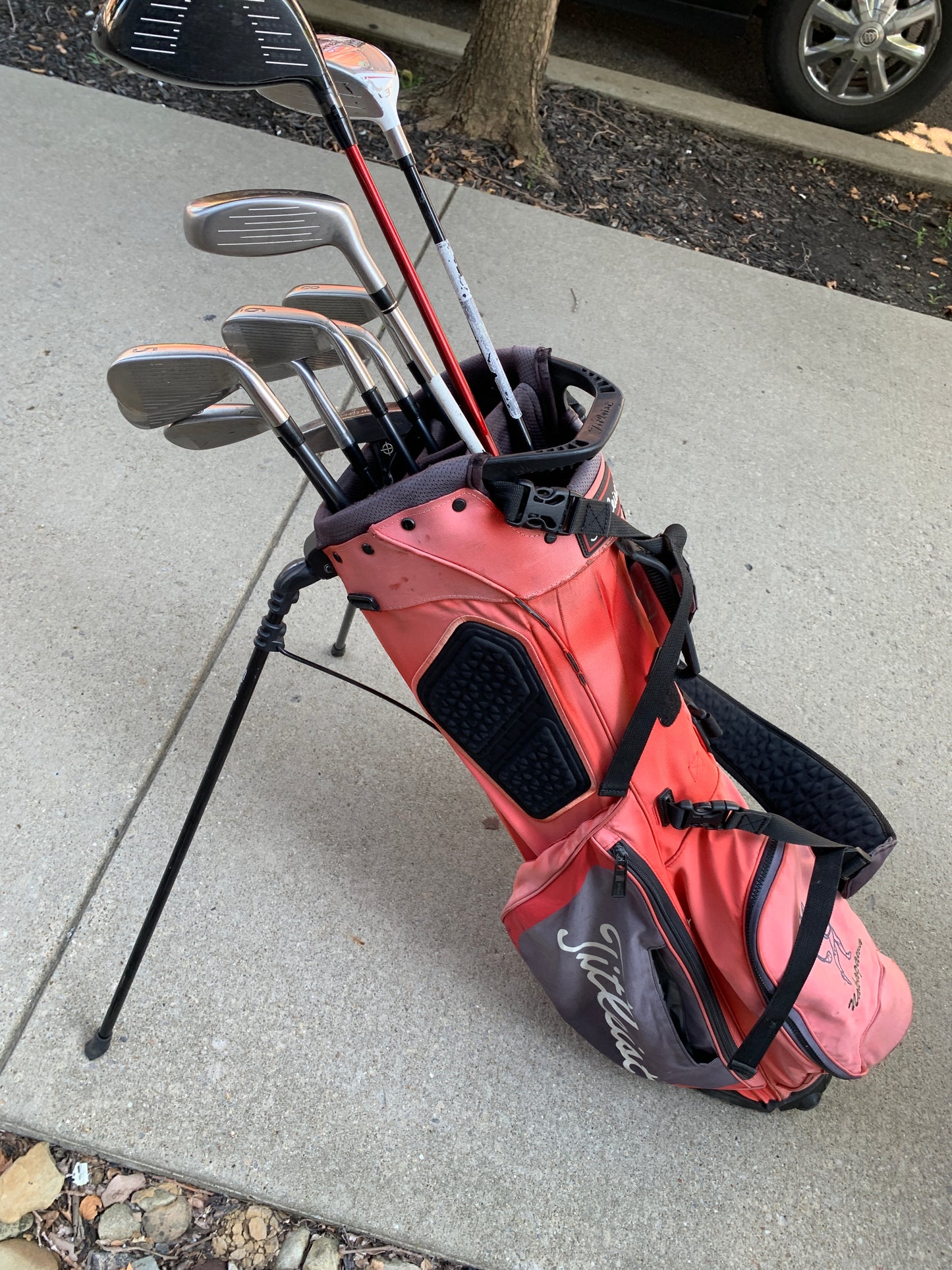 Left-Handed Titleist Golf Set + Bag