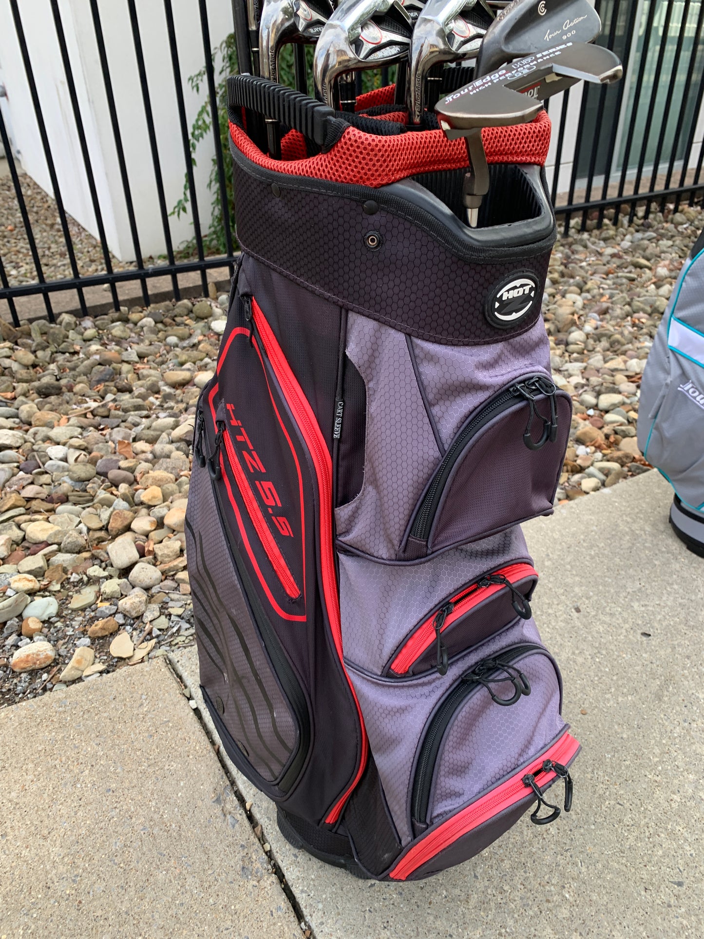 Left-Handed TaylorMade Golf Set + Bag