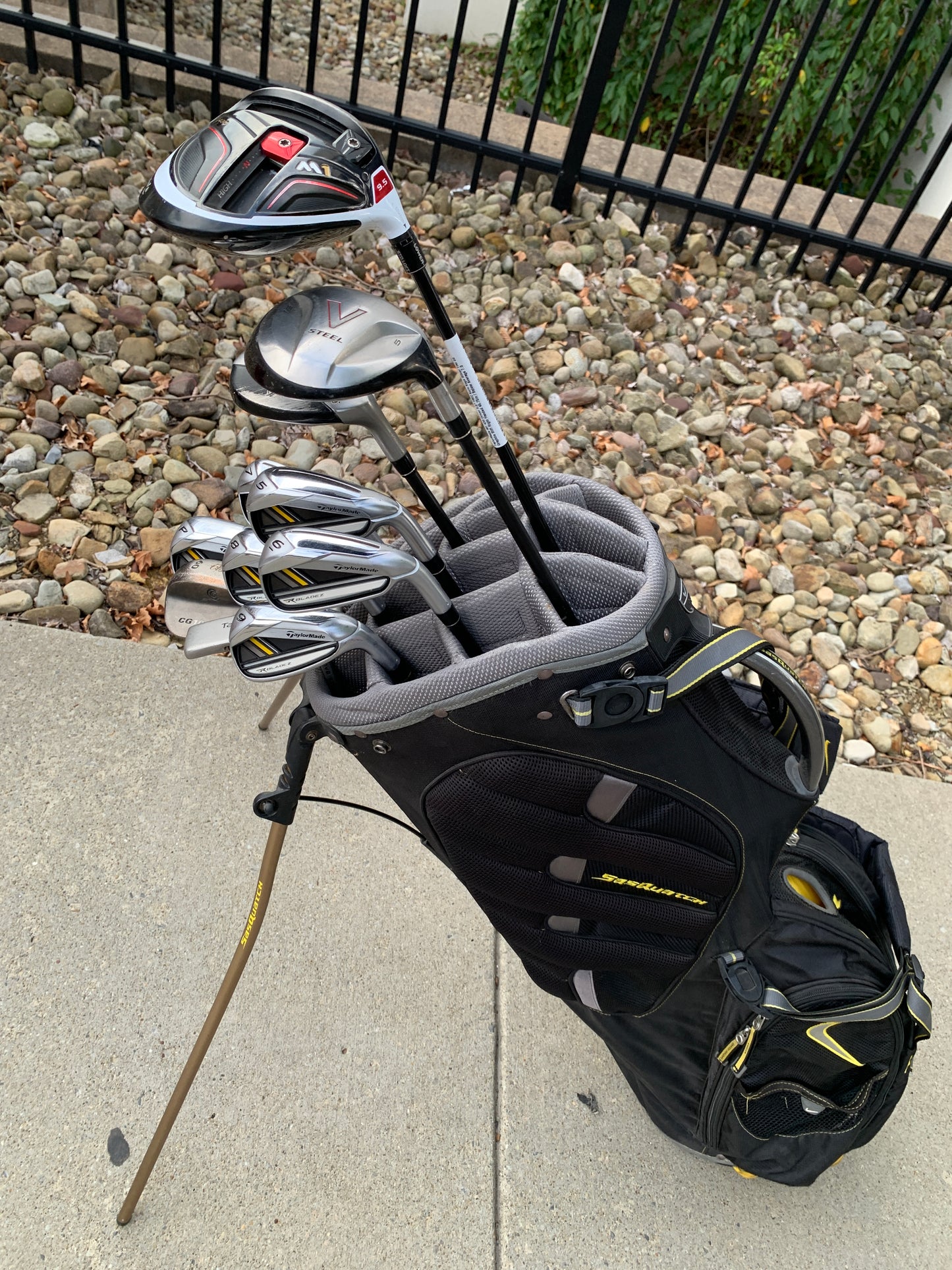 +1/2" Long - TaylorMade RocketBladez Golf Set + Bag