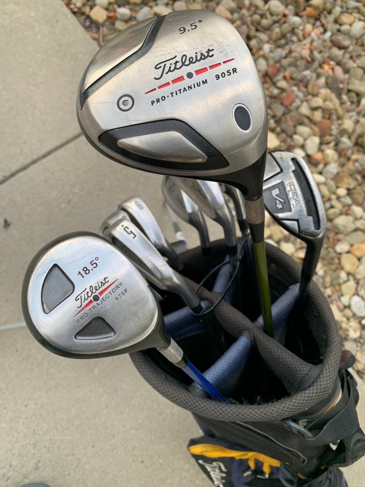 Titleist Golf Set + Bag