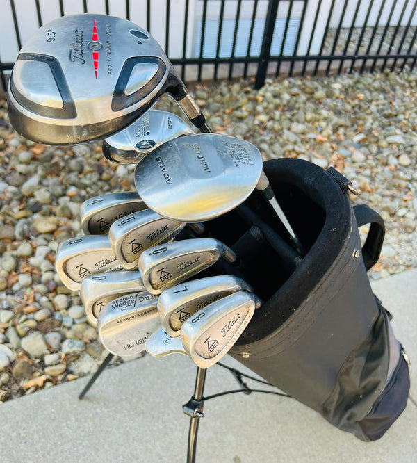 Titleist Golf Set + Bag