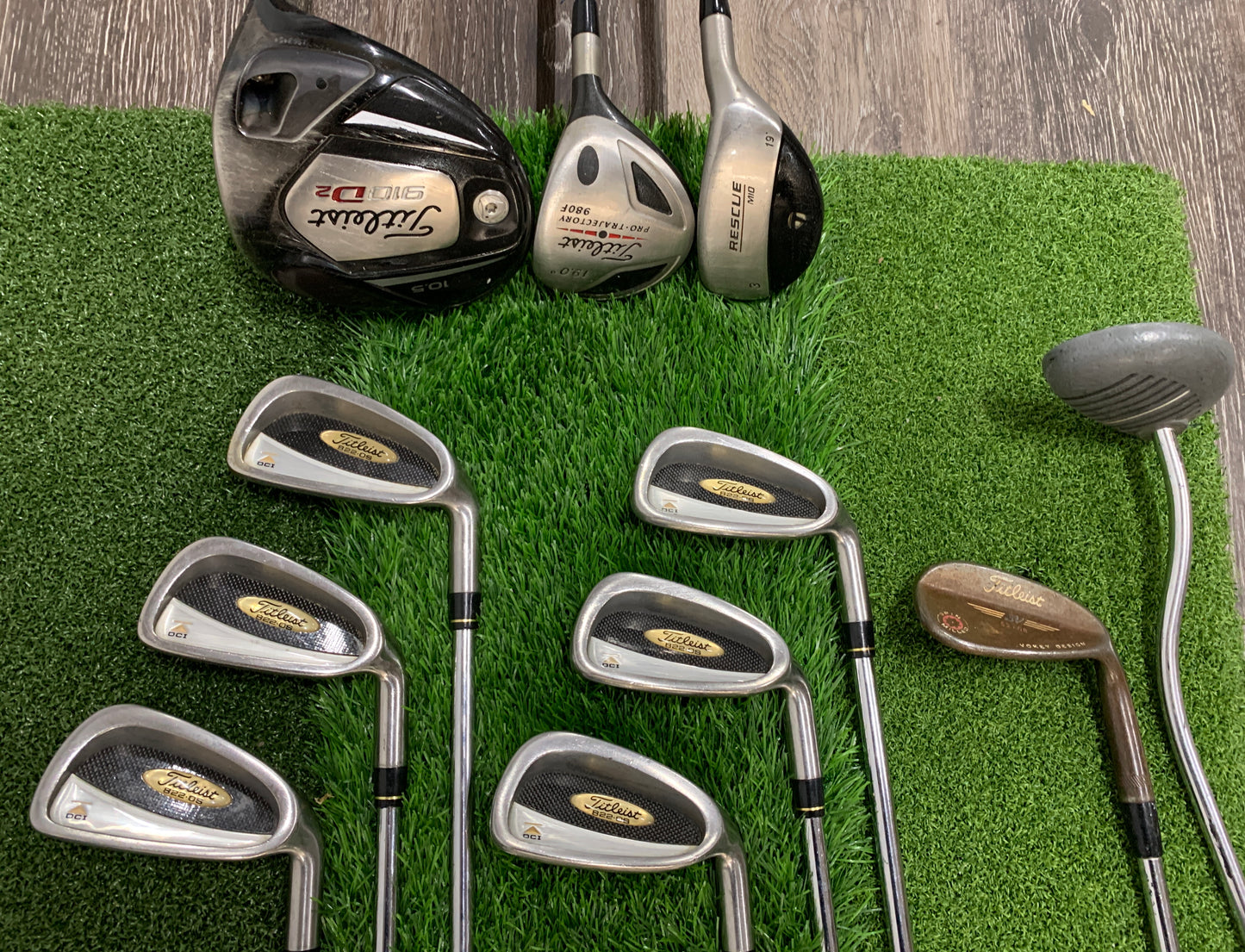 Titleist Golf Set - NO BAG