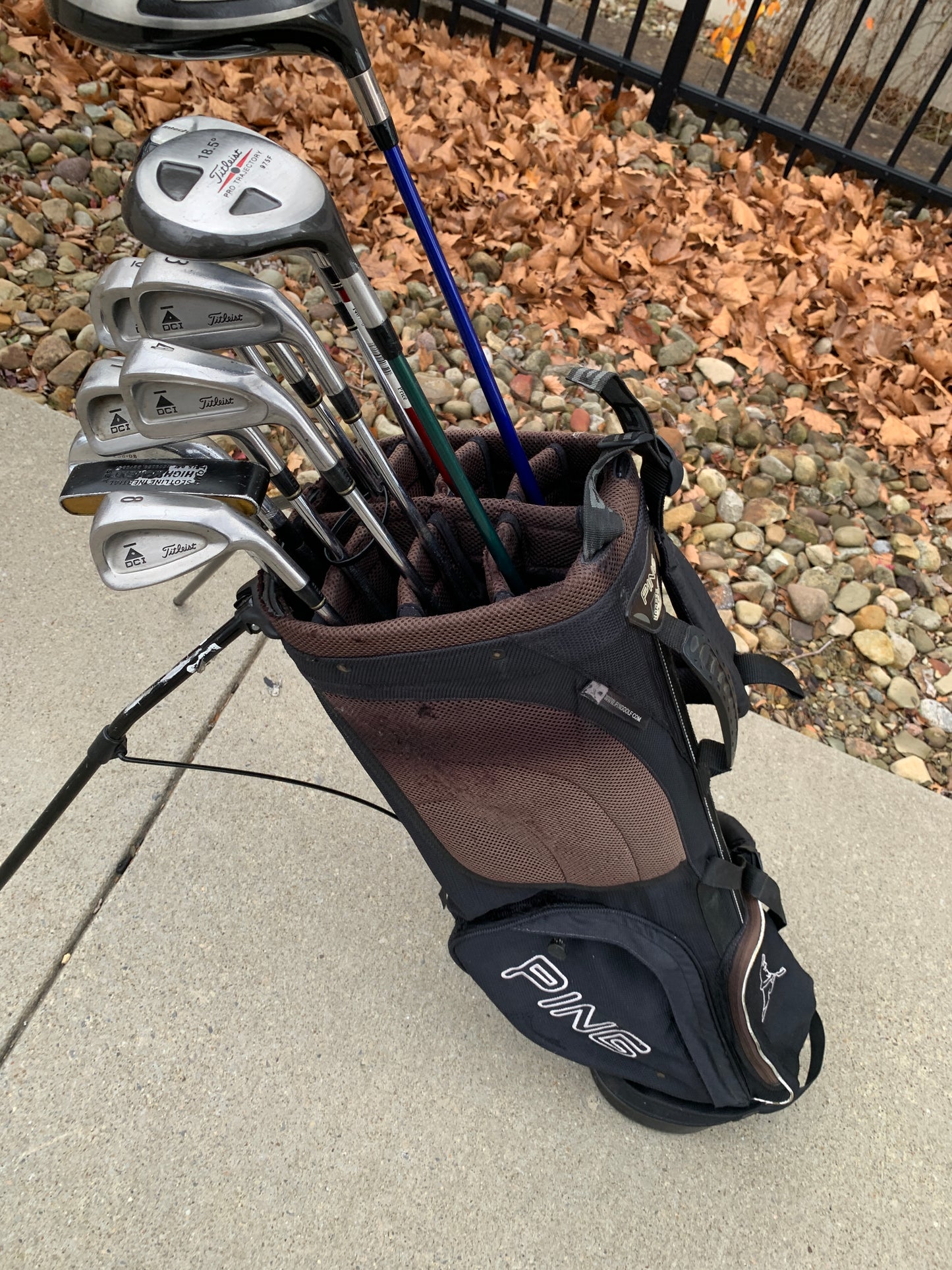 Titleist Golf Set + Bag