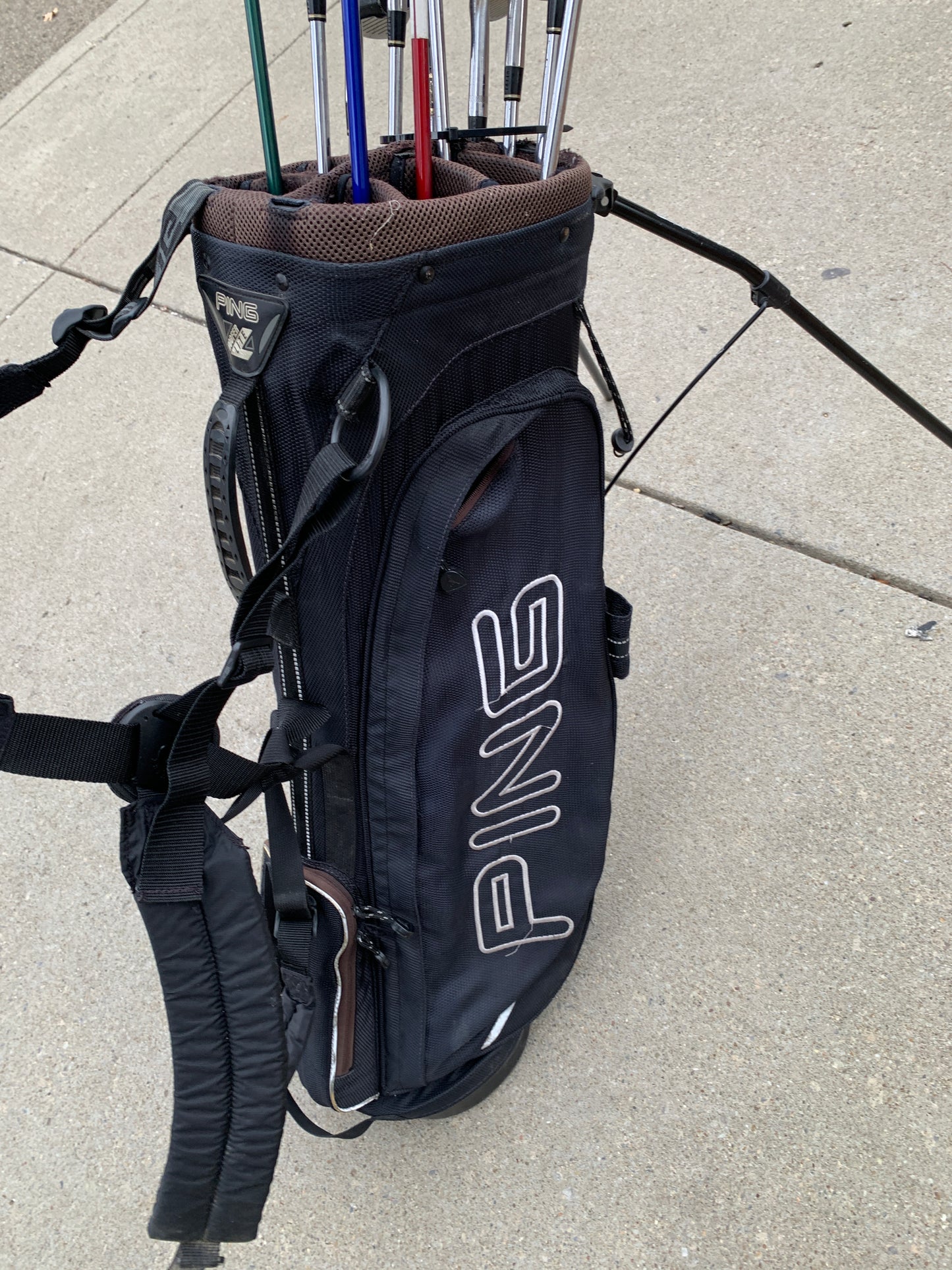 Titleist Golf Set + Bag