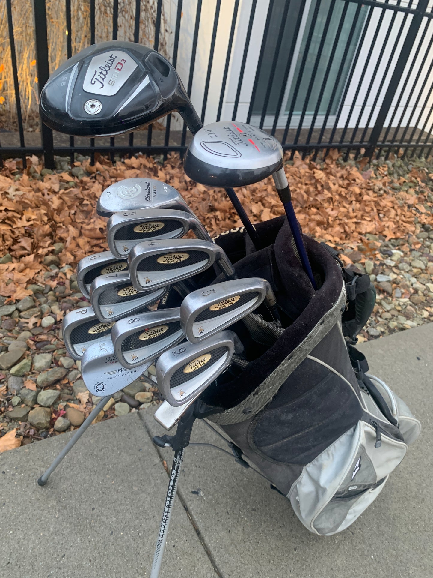 Titleist Golf Set + Bag